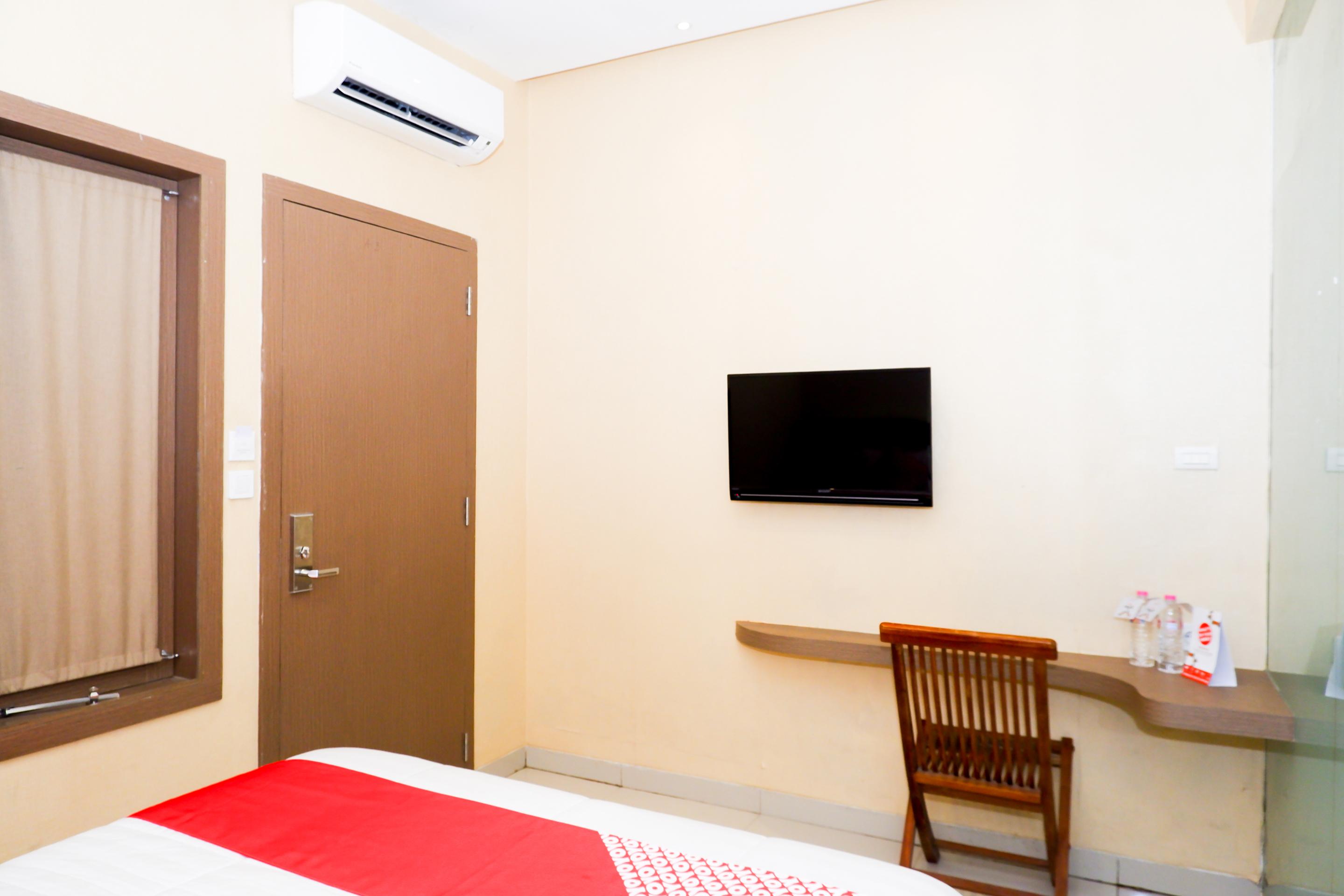 Oyo 379 Grand Mundu Hotell Semarang Exteriör bild