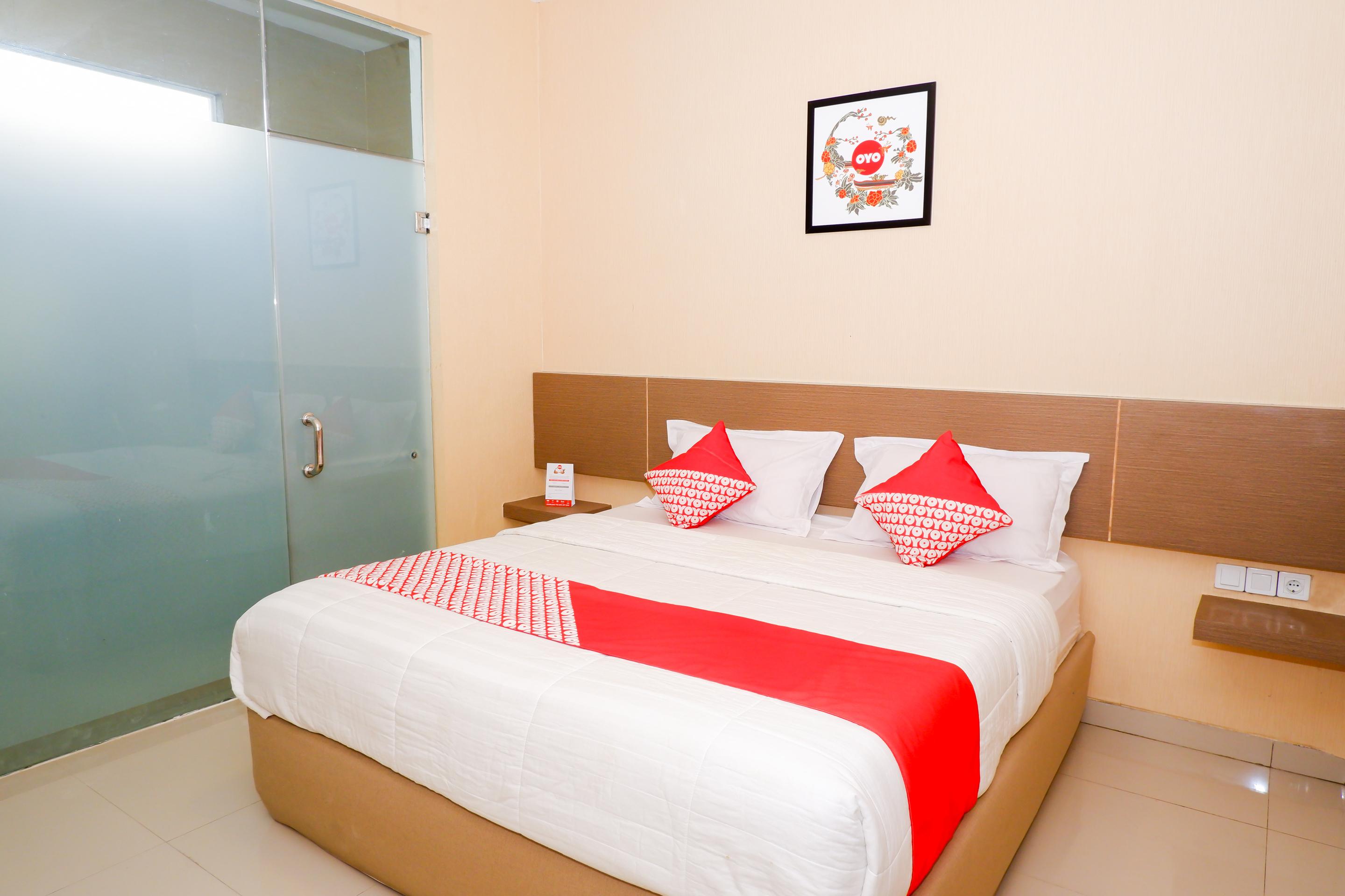Oyo 379 Grand Mundu Hotell Semarang Exteriör bild