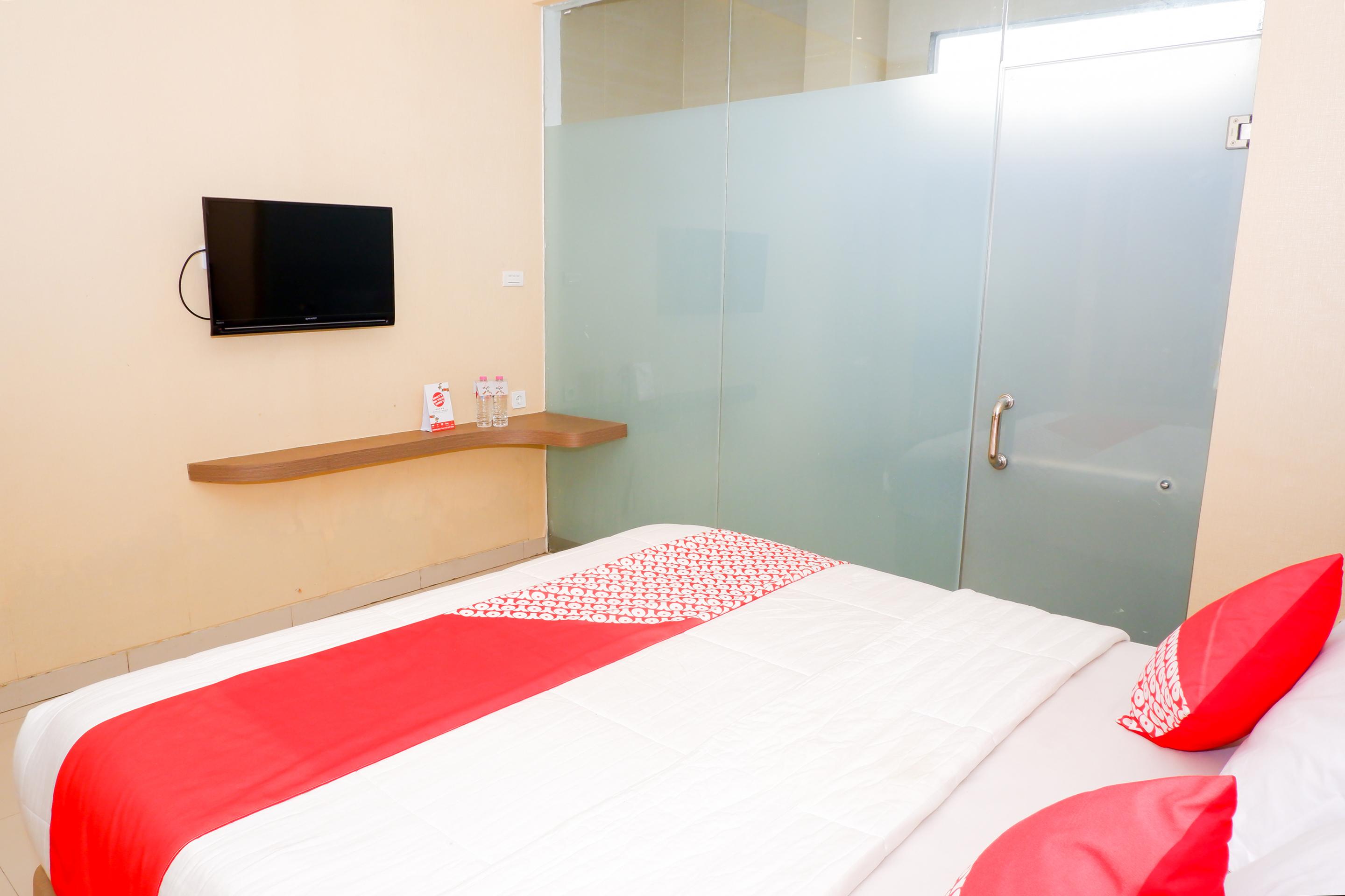 Oyo 379 Grand Mundu Hotell Semarang Exteriör bild