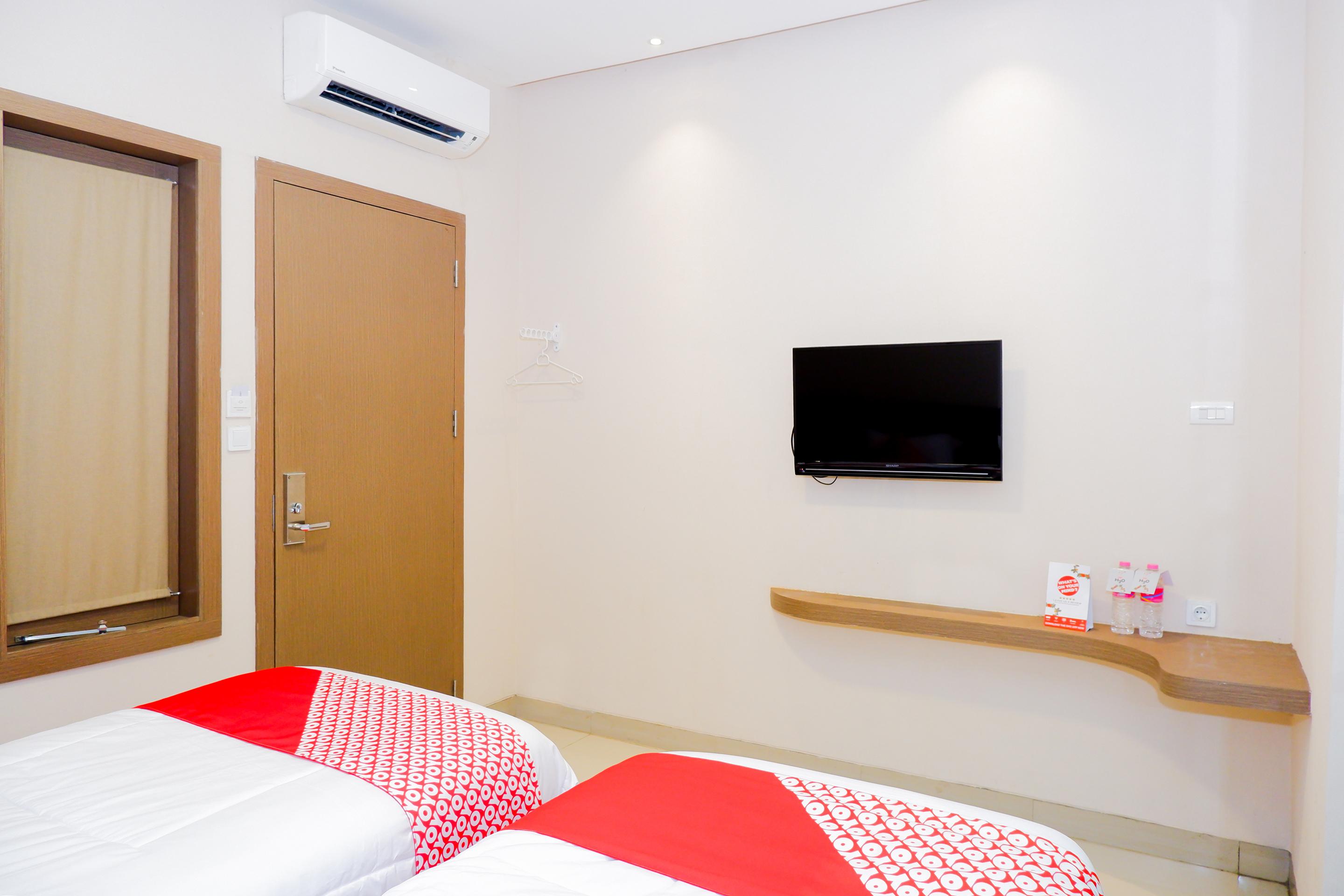 Oyo 379 Grand Mundu Hotell Semarang Exteriör bild