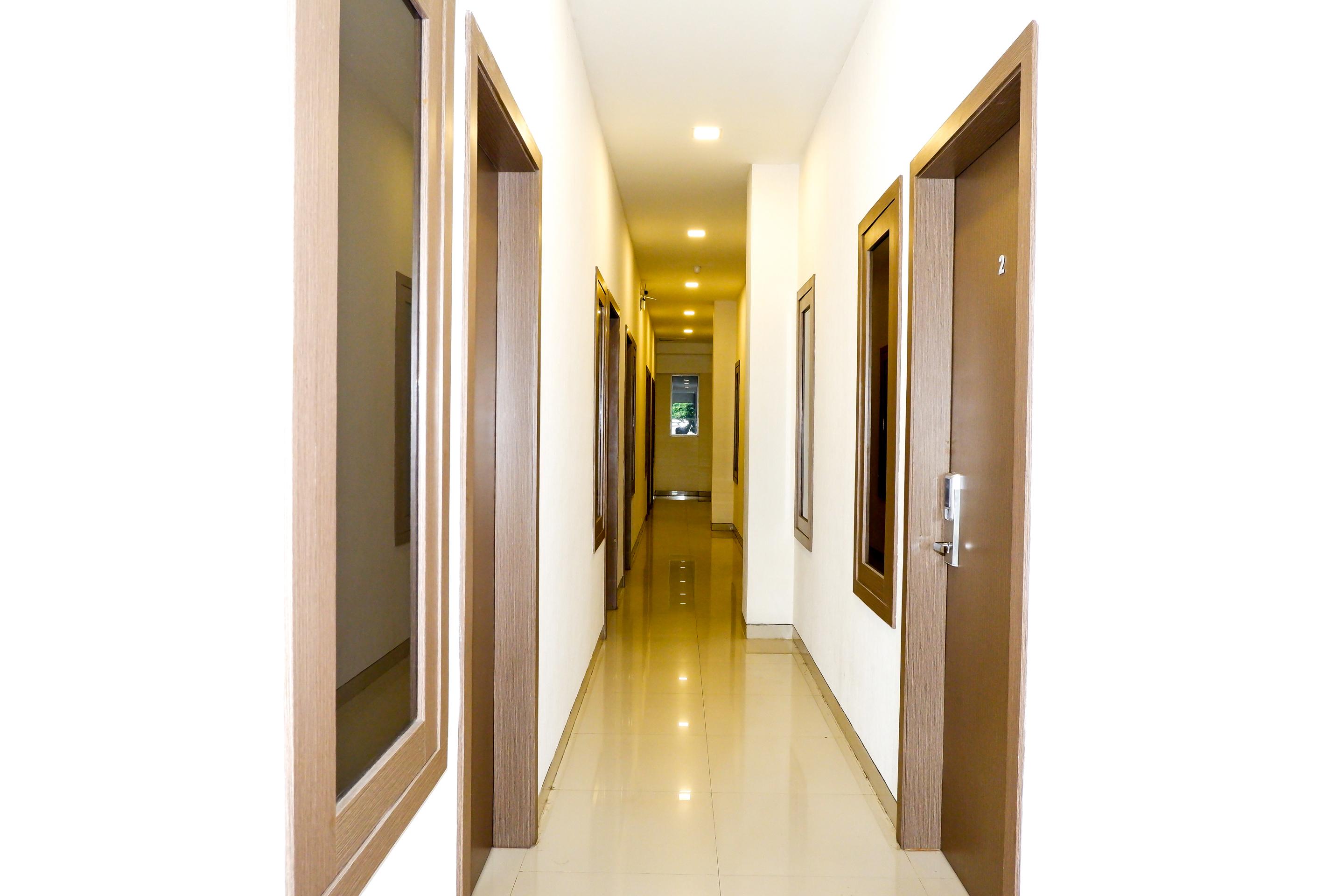 Oyo 379 Grand Mundu Hotell Semarang Exteriör bild