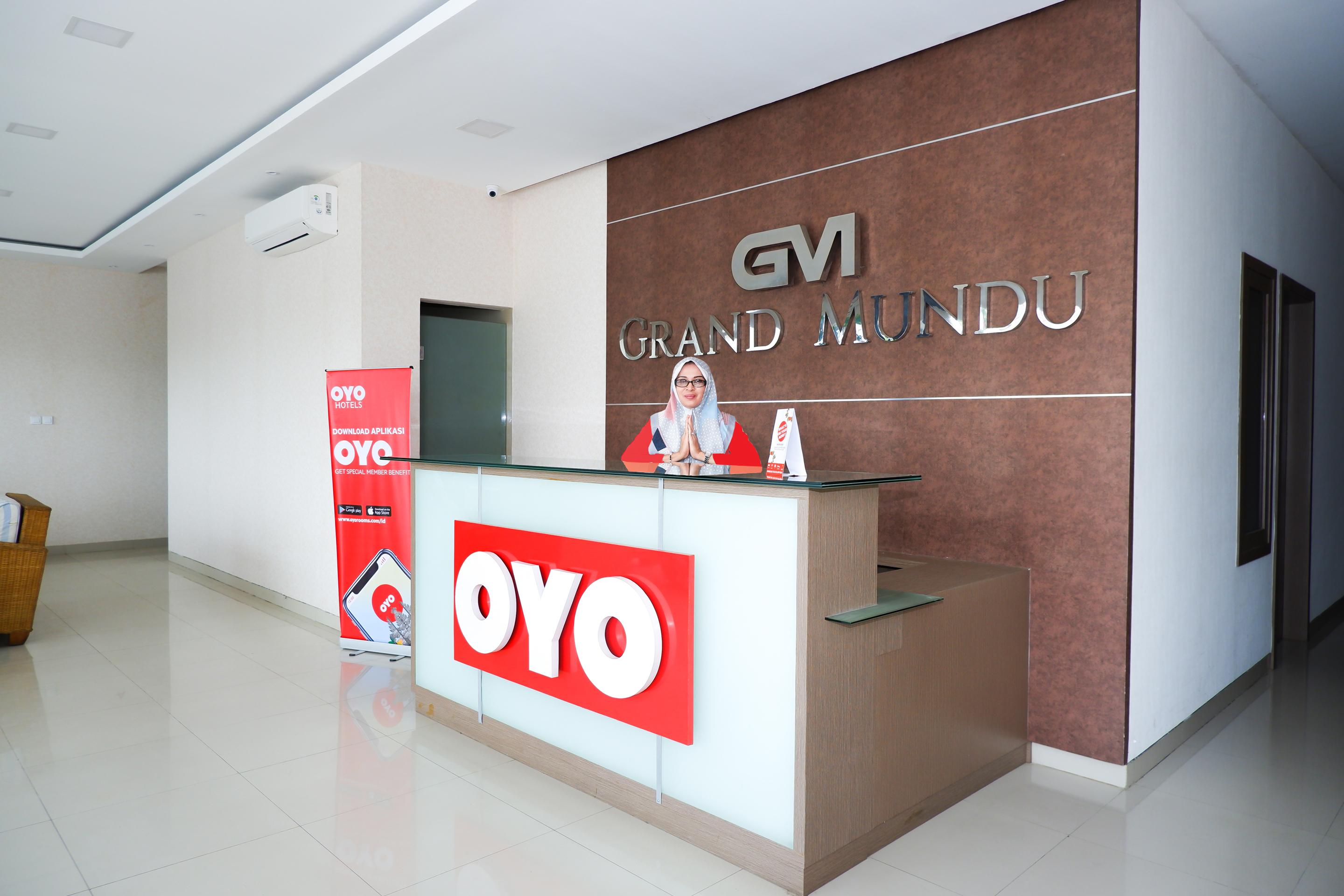 Oyo 379 Grand Mundu Hotell Semarang Exteriör bild