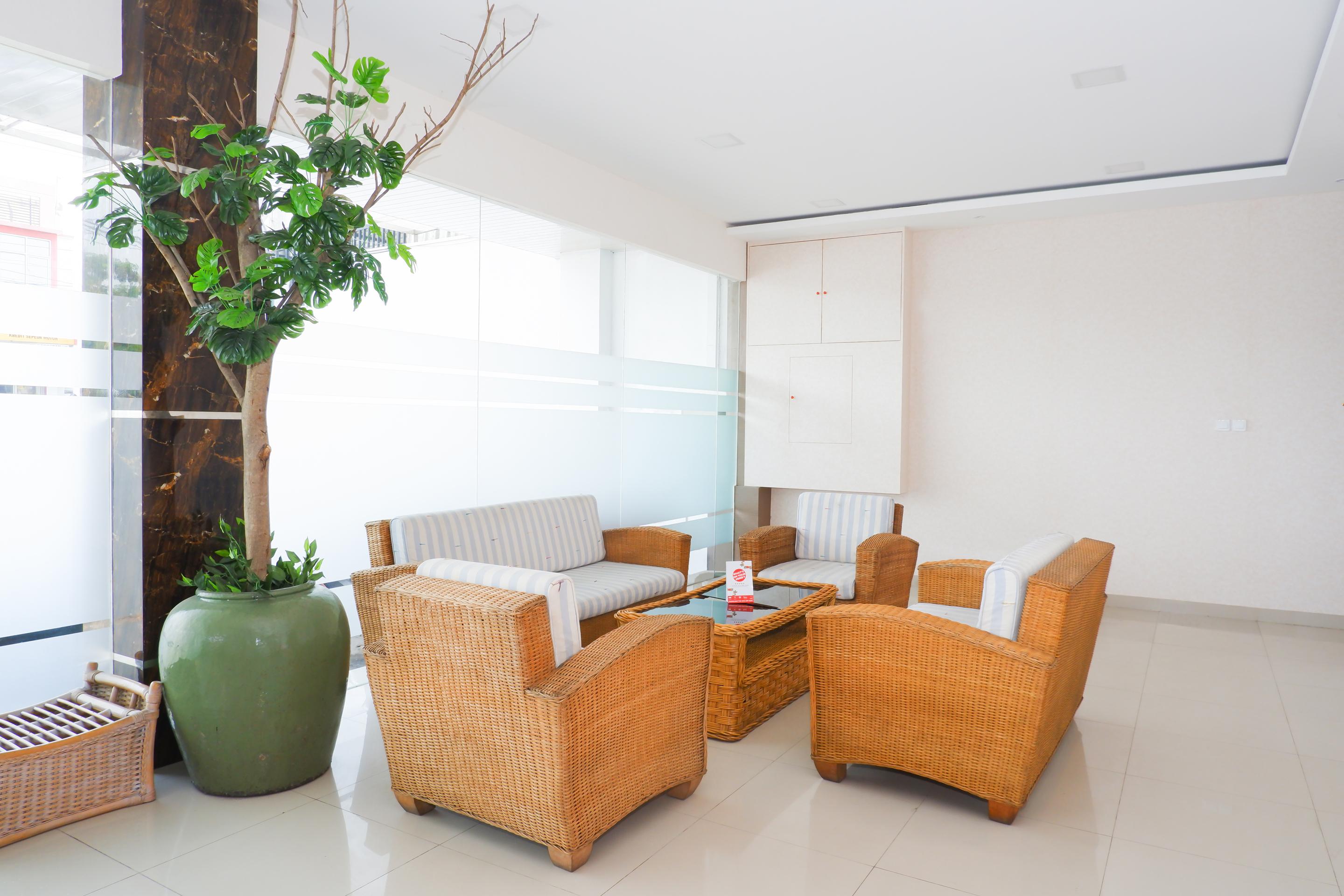 Oyo 379 Grand Mundu Hotell Semarang Exteriör bild