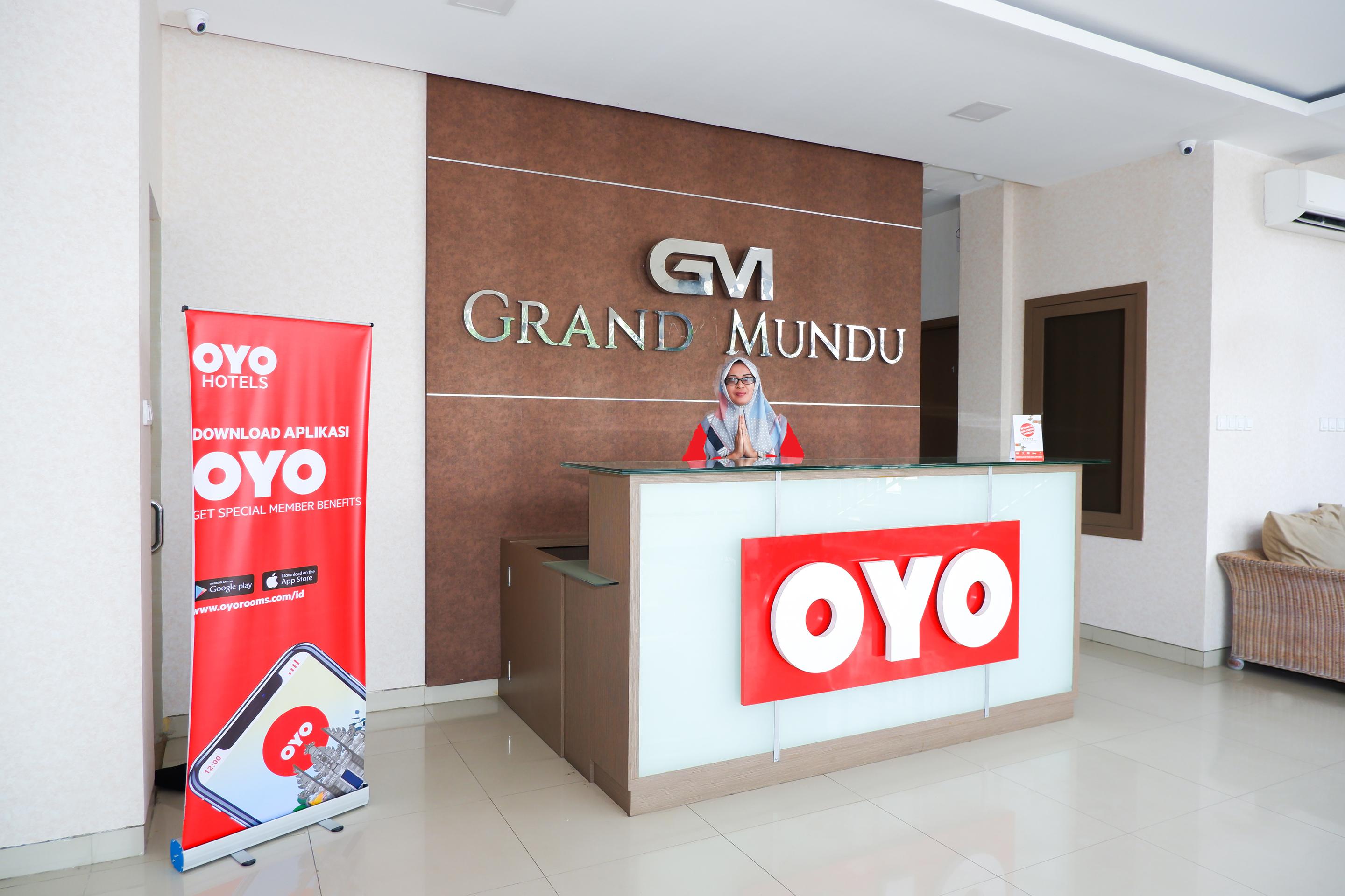 Oyo 379 Grand Mundu Hotell Semarang Exteriör bild